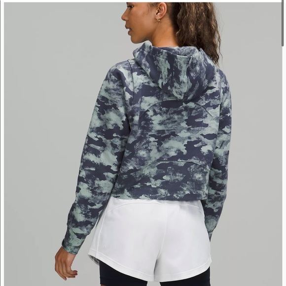💙LULULEMON LOUNGEFUL CROPPED HOODIE/JACKET-HERITAGE CAMO WASH BLUE MULTI-14💙 - Picture 3 of 13